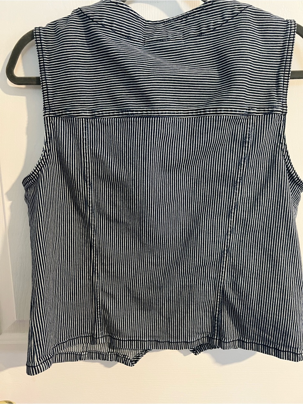 Universal Thread Large Vest - Picture 4 of 8